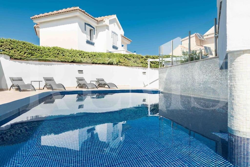 Full House With Pool, Bbq And Garden By Rems * Torremolinos