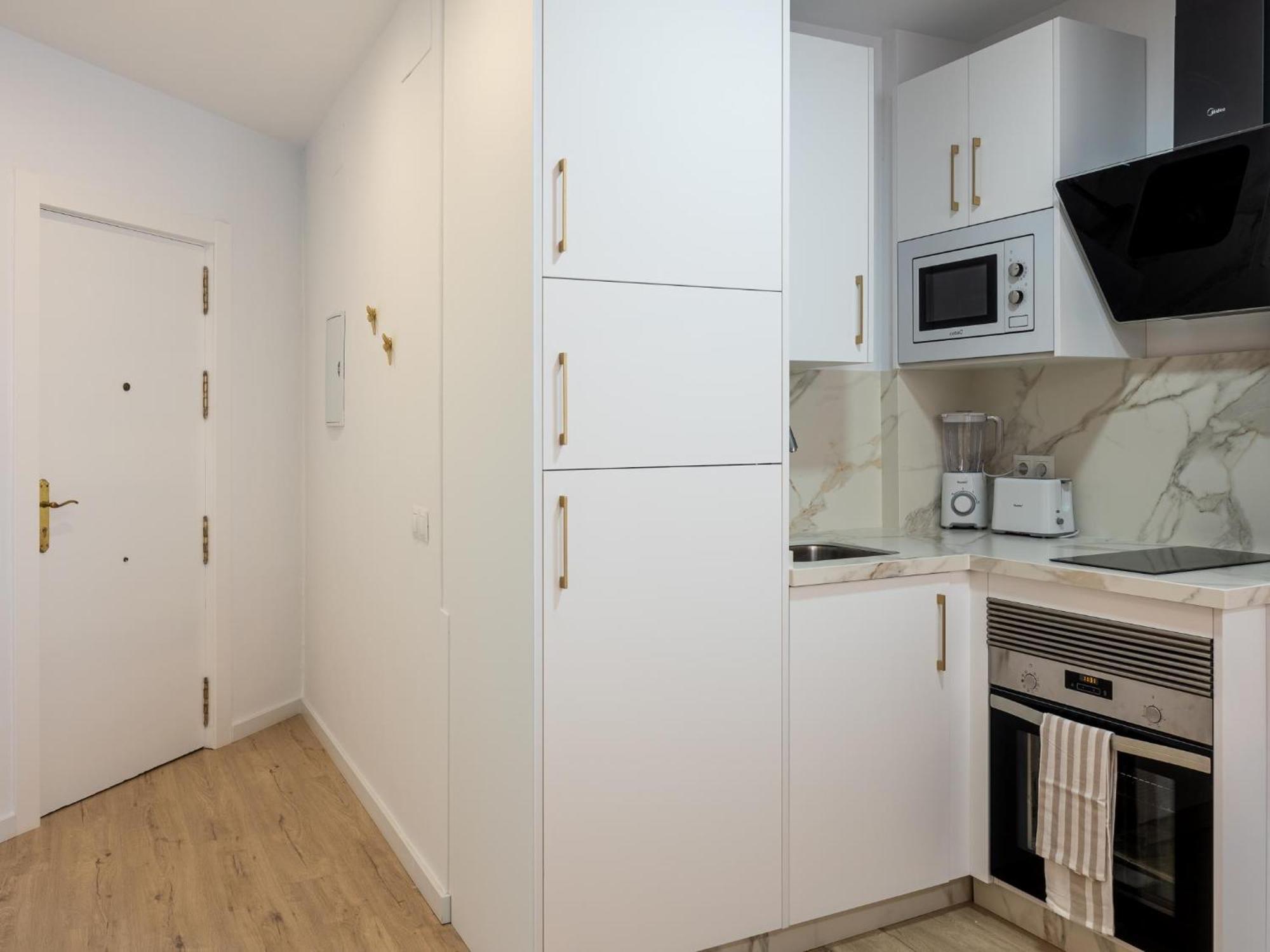 3 Pax Renovado Centro Wifi Ascensor Playa A 5 Min Parking * Torremolinos