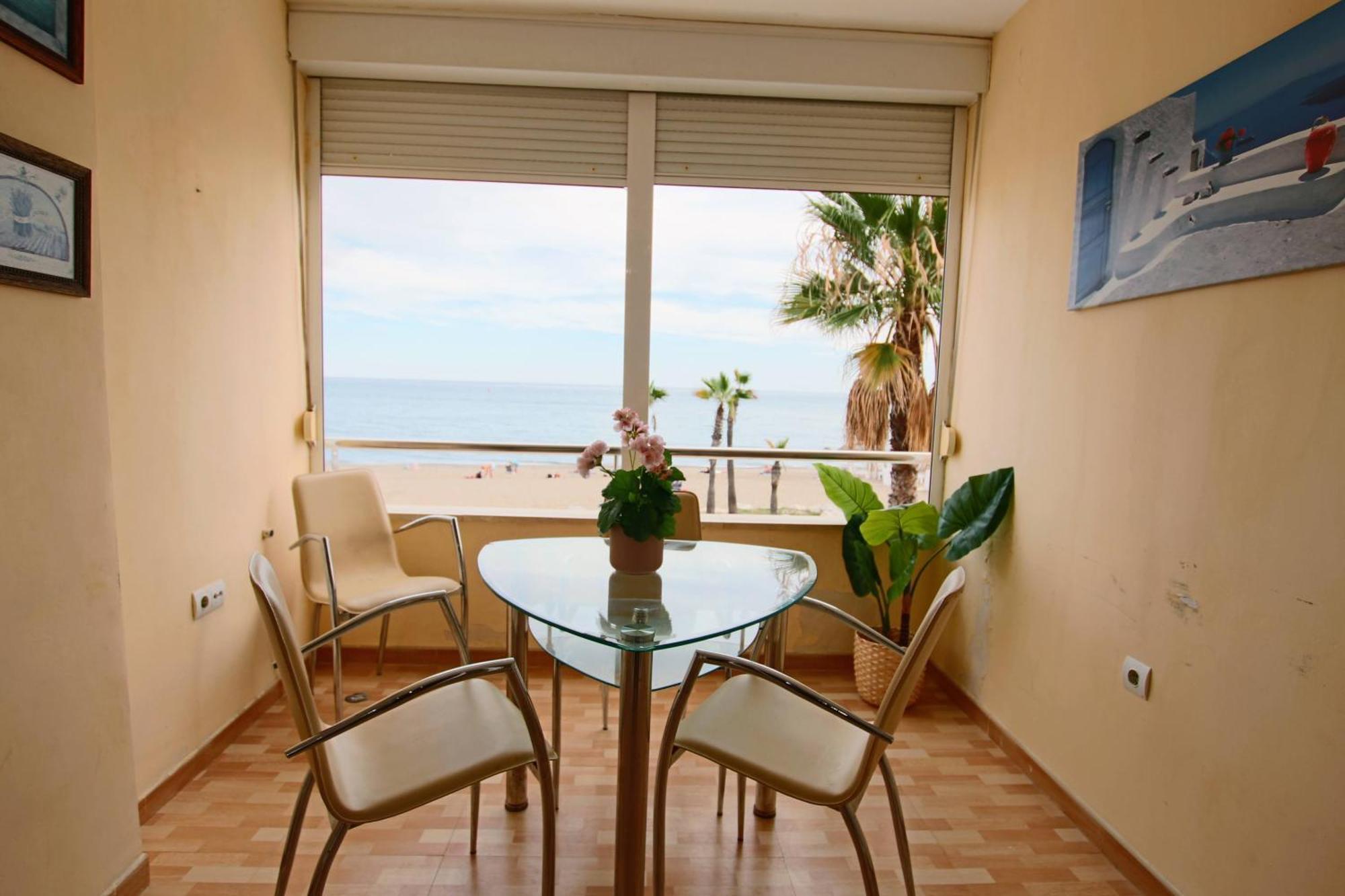 Tess Apartamento Frontbeach La Roca Chica *