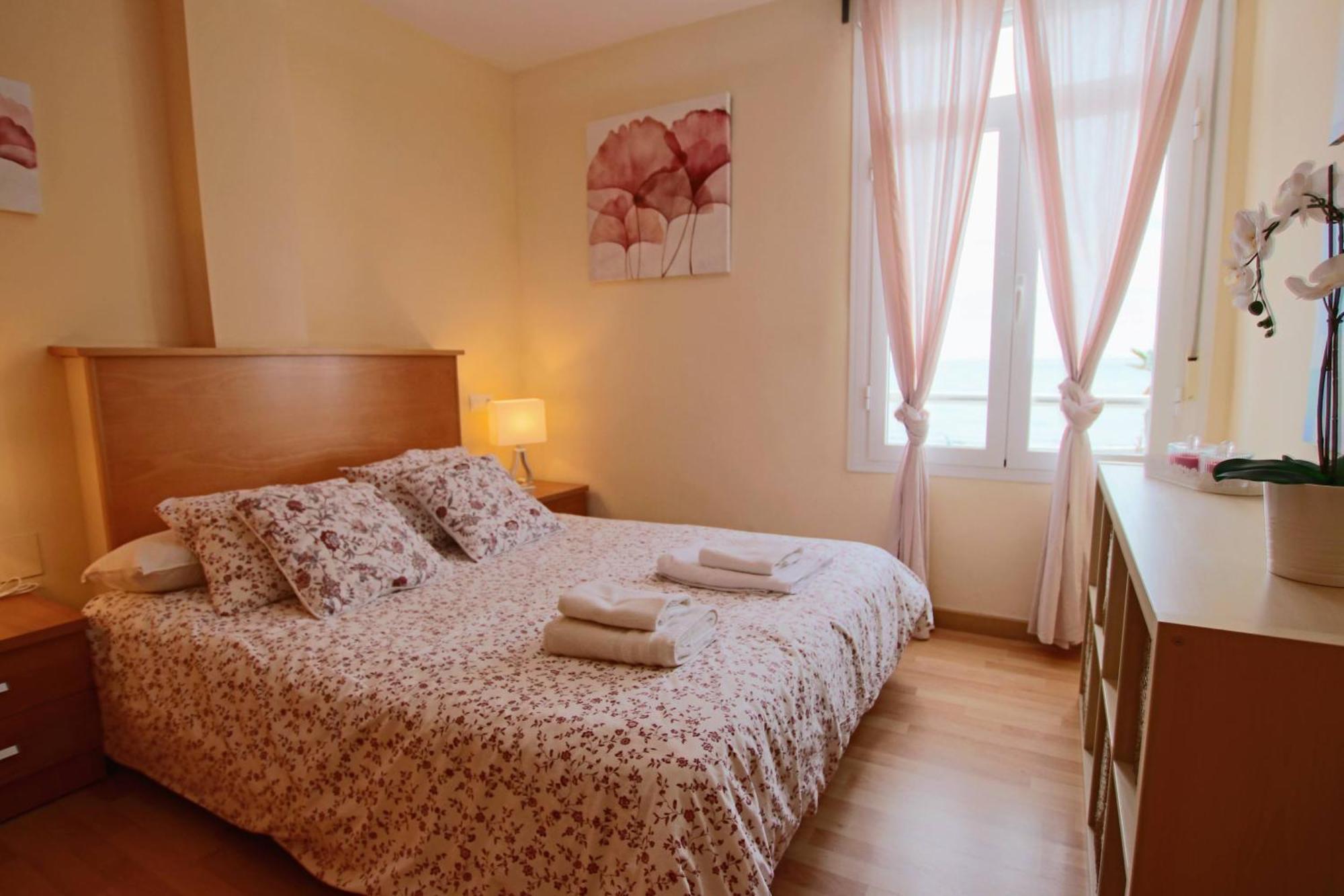 Tess Apartamento Frontbeach La Roca Chica Apartamento Torremolinos