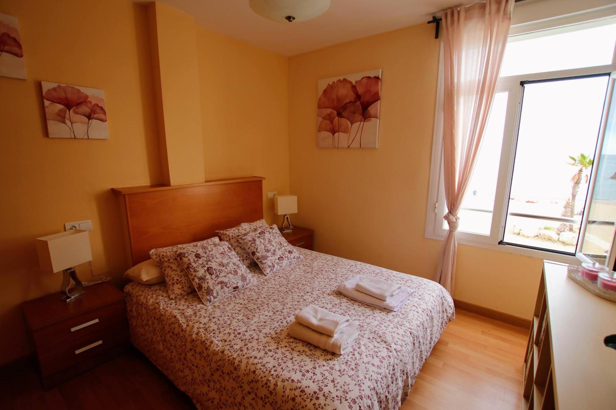 Tess Apartamento Frontbeach La Roca Chica * Torremolinos