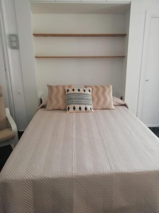 Estudio En Primera Linea De Playa Torremolinos