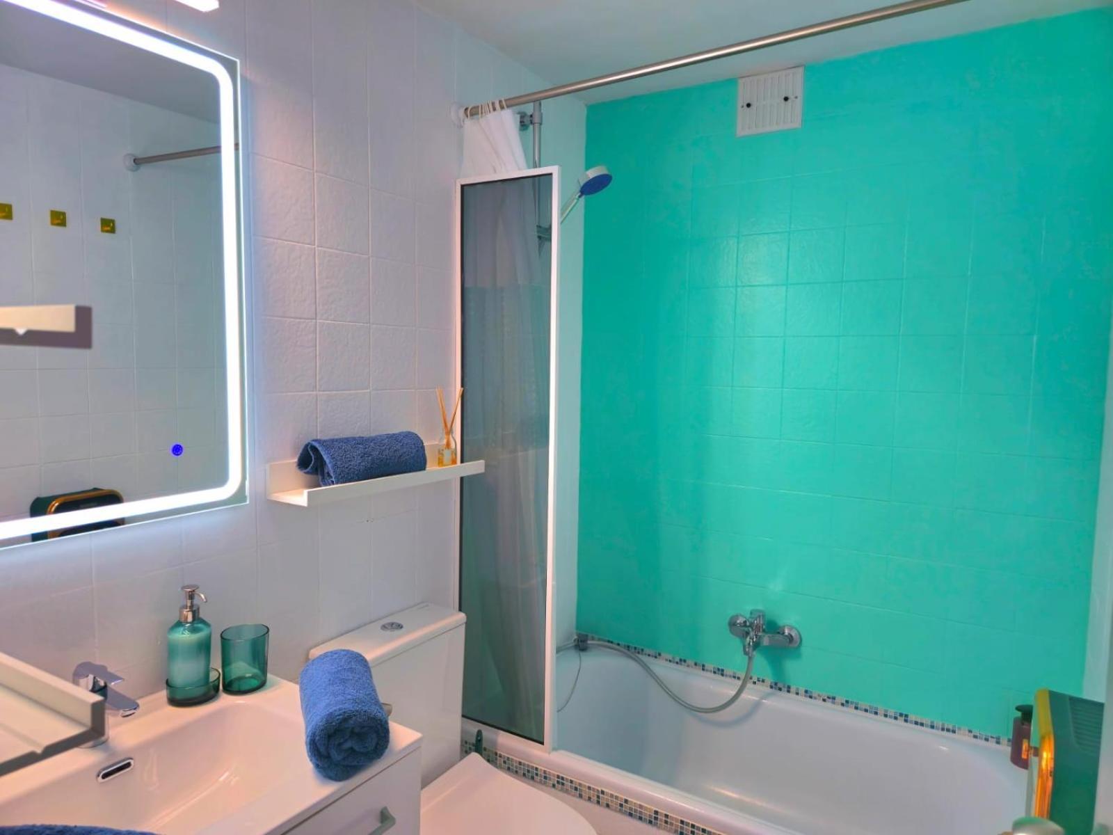 Nogalera Skyline Retreat One Bedroom With Balcony And Amazing Sea And Views By Namaste Elite Apartment