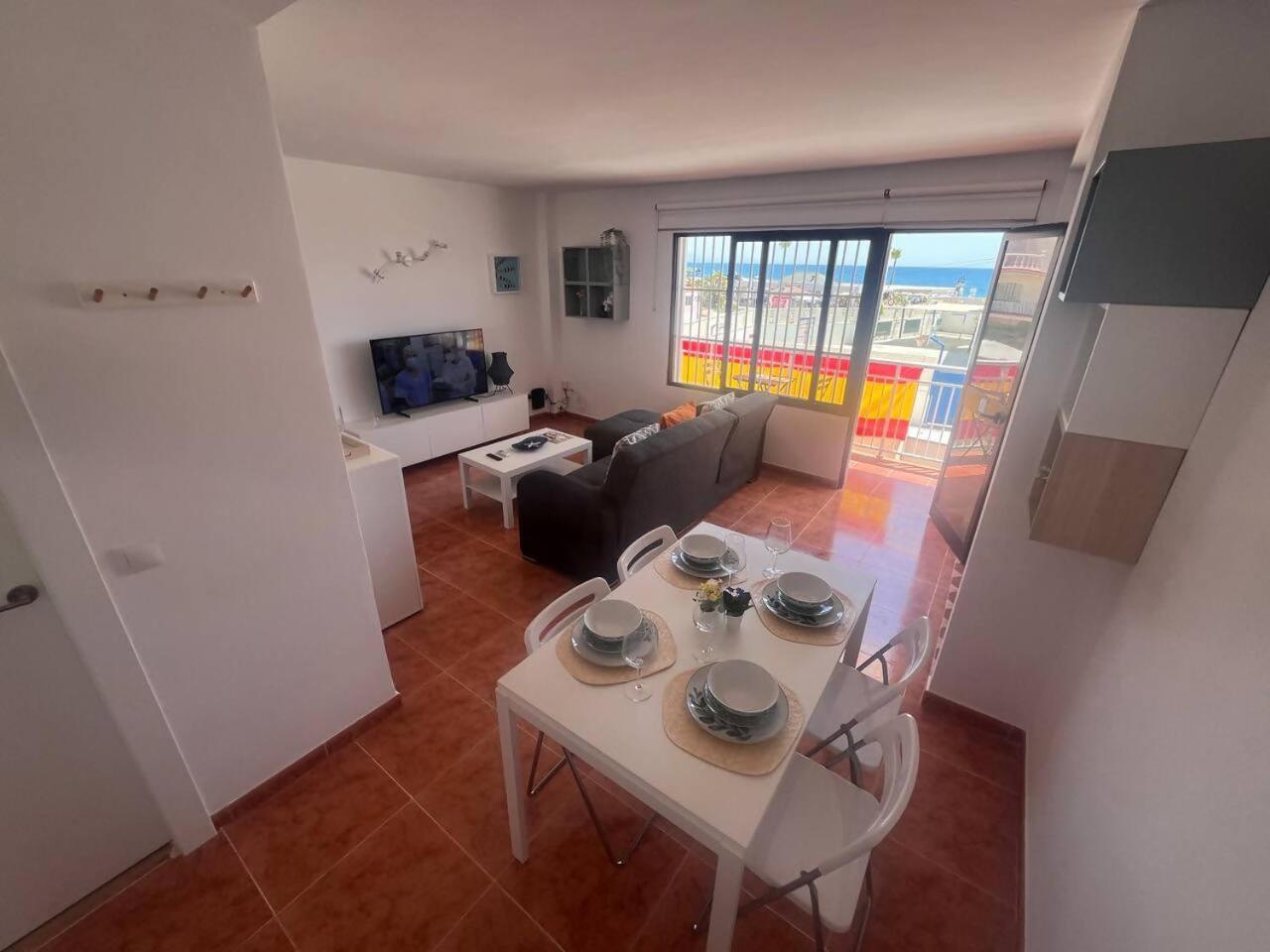 Lidia Planta 1, La Carihuela 1ª Linea Playa, Vistas Mar, 1 Dormitorio, 52 M2, 1-3 Huesped, Amplio Balcon, Wifi Appartement