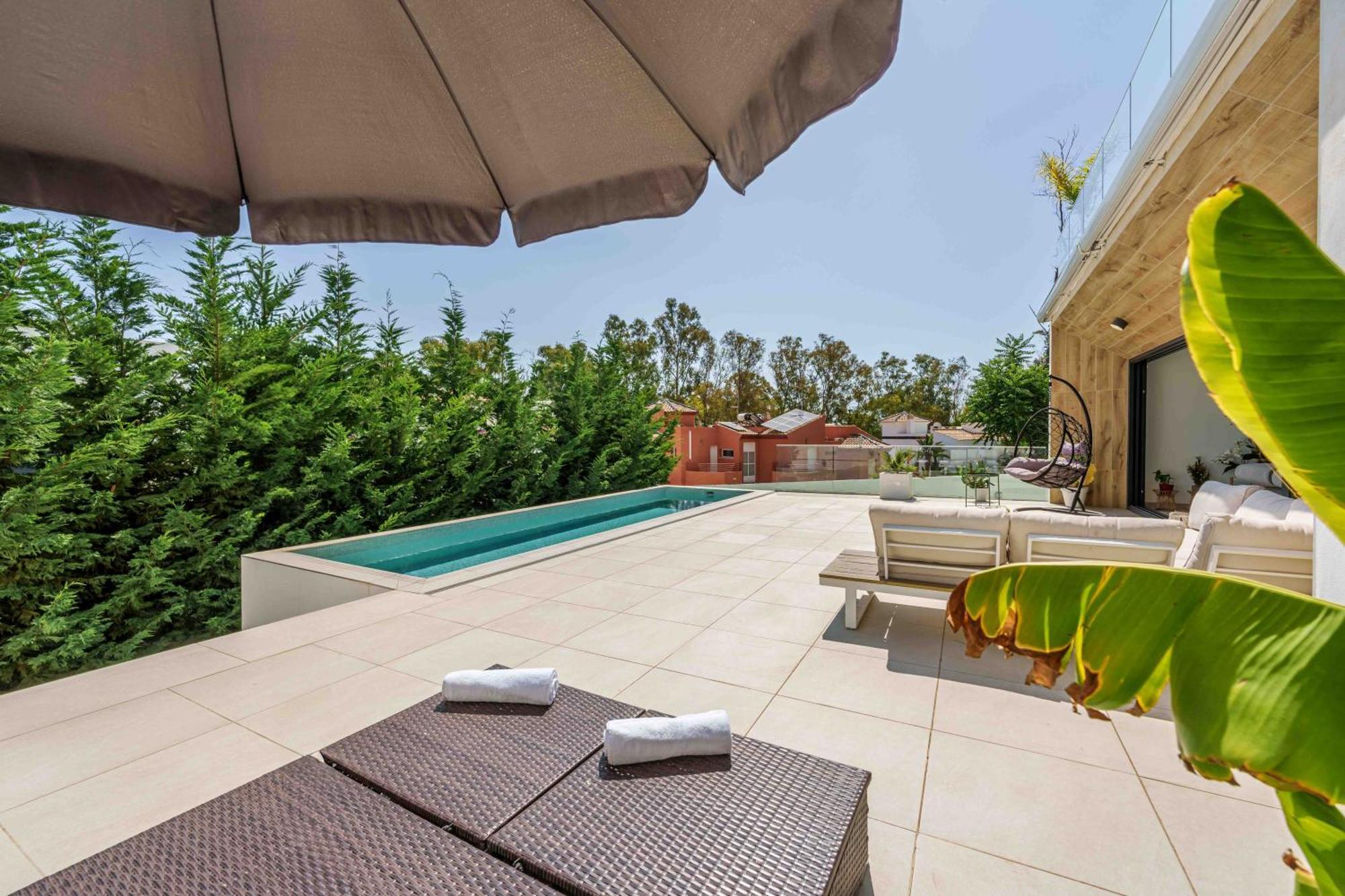 Fabulosa Foresta En Familias Con Piscina Privada Apartment