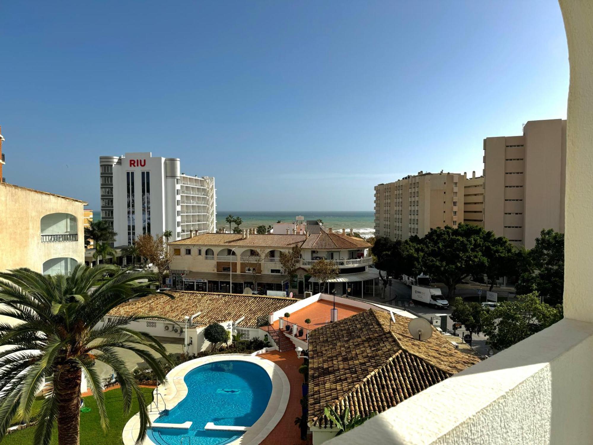 Terraza Y Vistas En Carihuela Erisa 2 A 100 Metros De La Playa