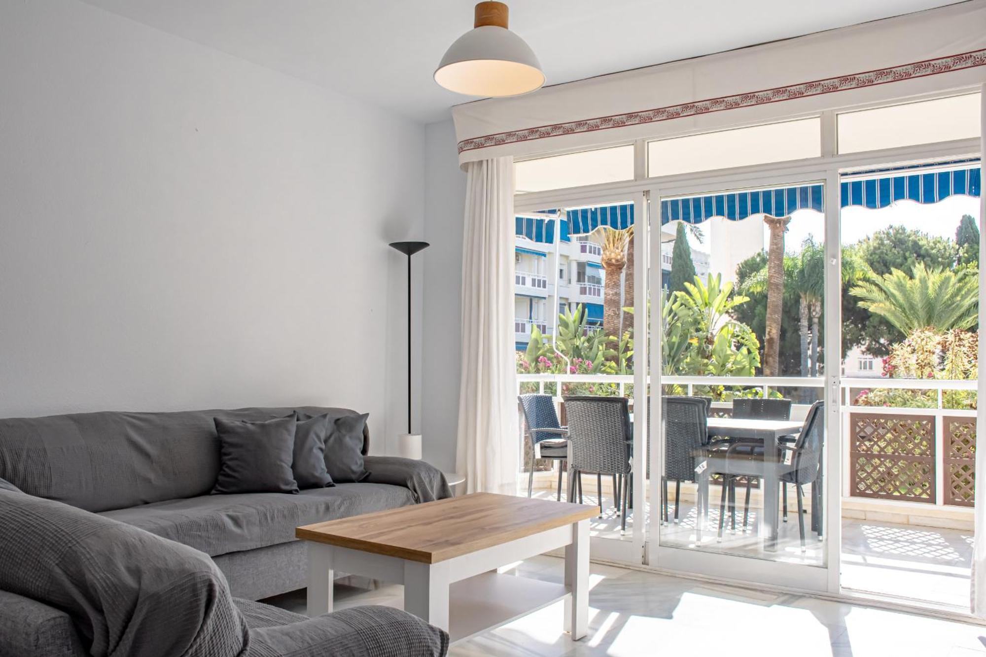 Apartment Aamos De Torremolinos