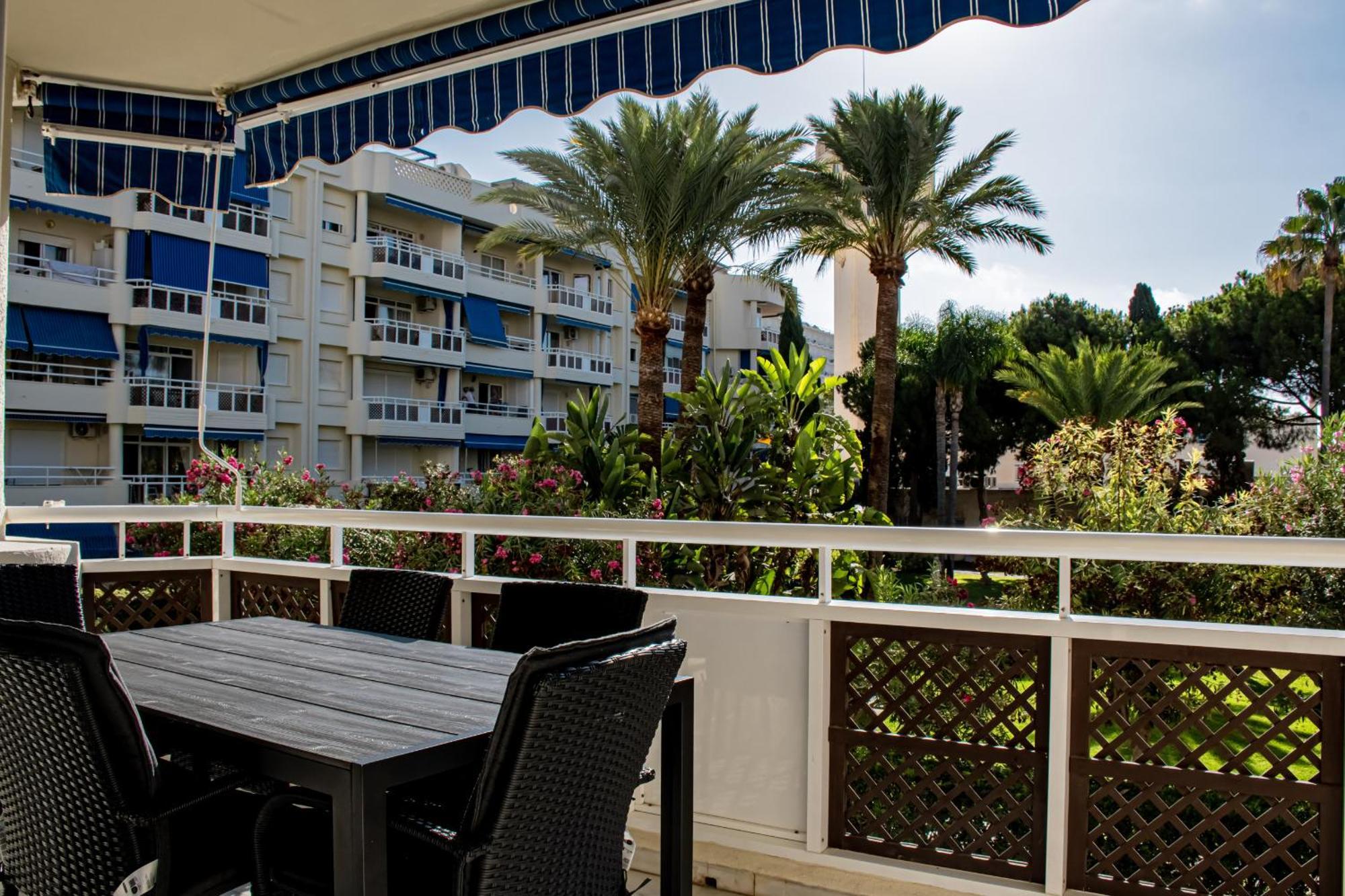 Aamos De * Torremolinos