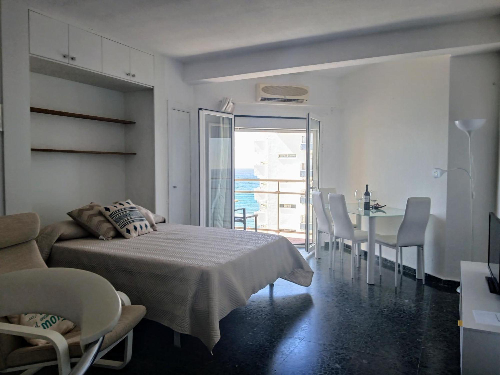 Estudio En Primera Linea De Playa *