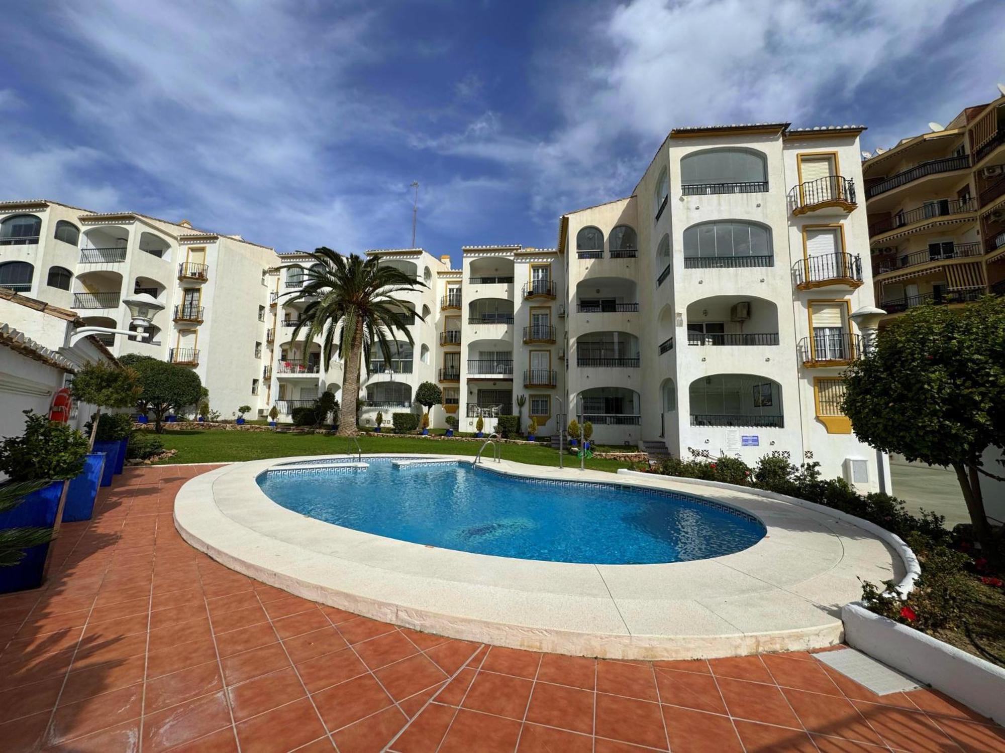 Terraza Y Vistas En Carihuela Erisa 2 A 100 Metros De La Playa Torremolinos