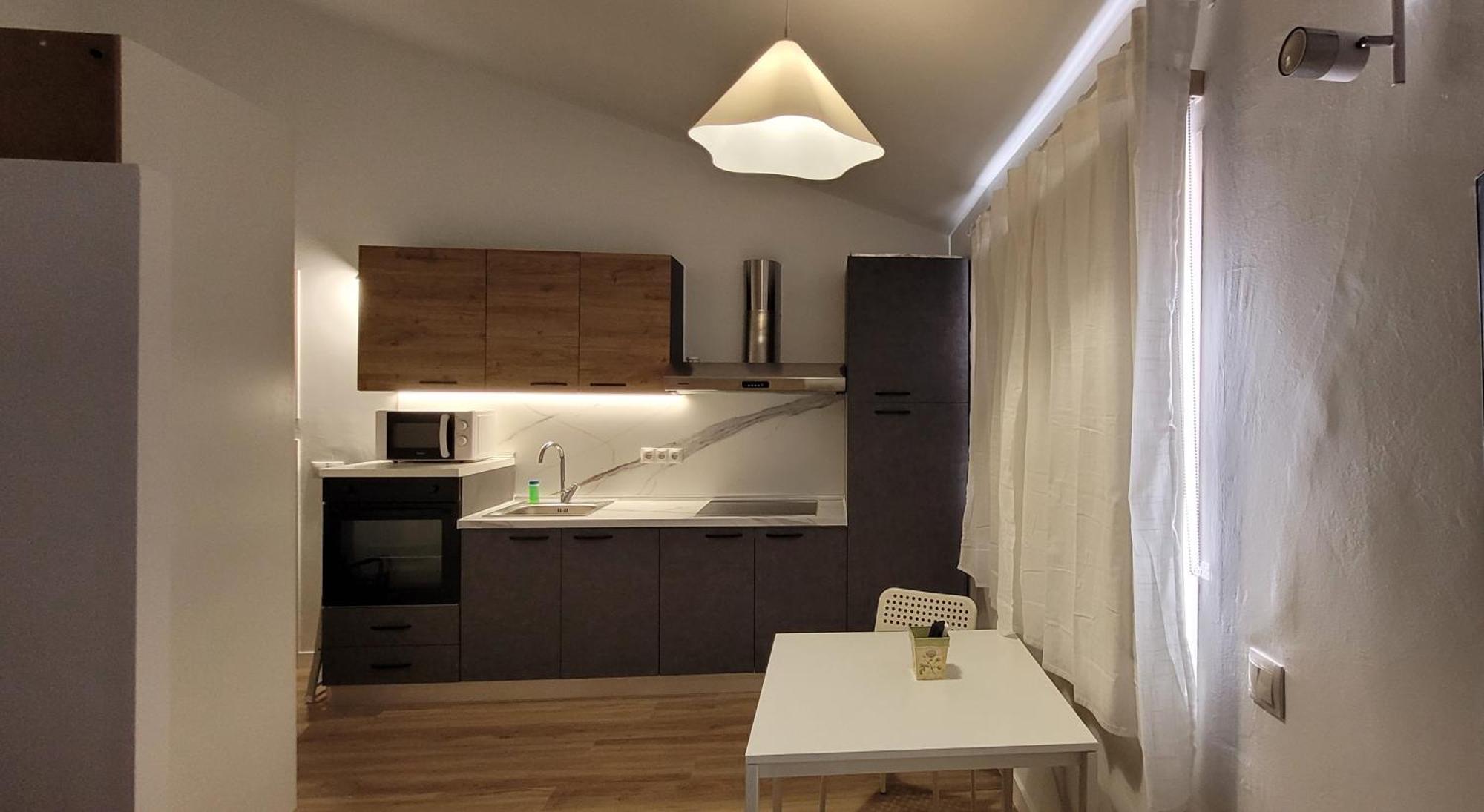 Apartment Estudio En Torremolinos - La Carihuela - Wifi 365 Mbps - Fire Stick Amazon - Playa A 50 Metros *