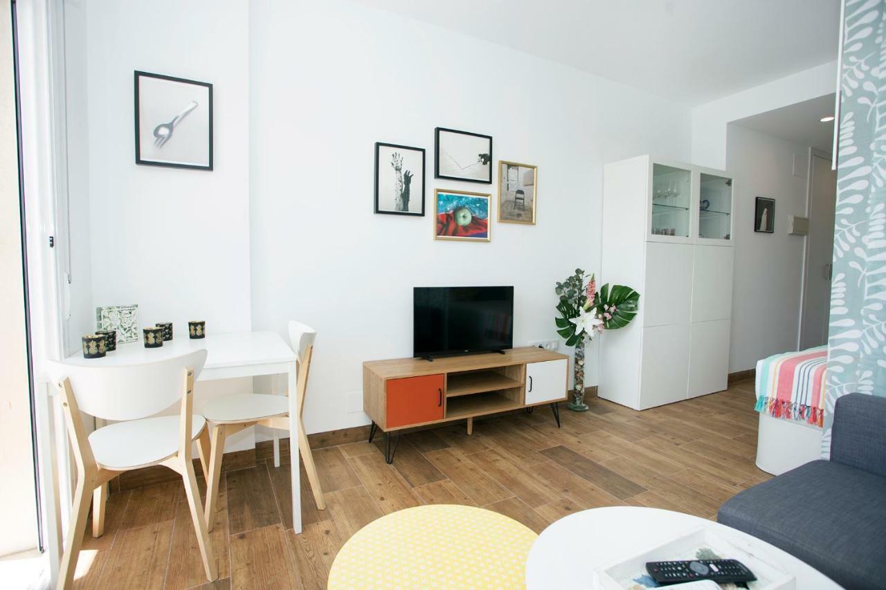 Lovely, Quiet & Center Sea Views