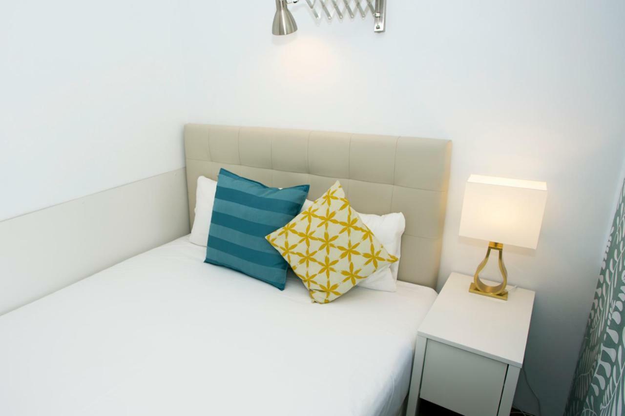 Lovely, Quiet & Center Sea Views