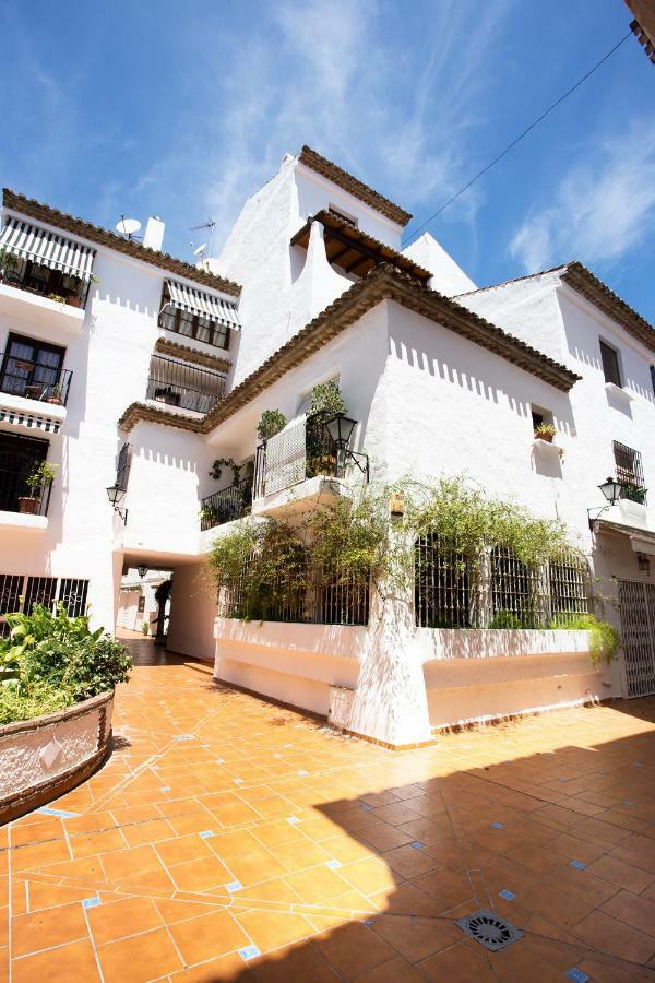 Monko - Center & White Town O Apartment