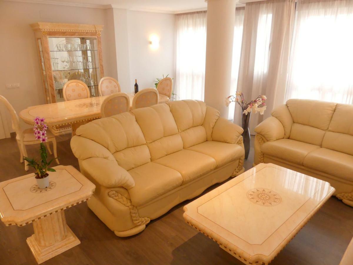 Apartment Duplex La Carihuela 1ª Linea De Playa Costa Del Sol *