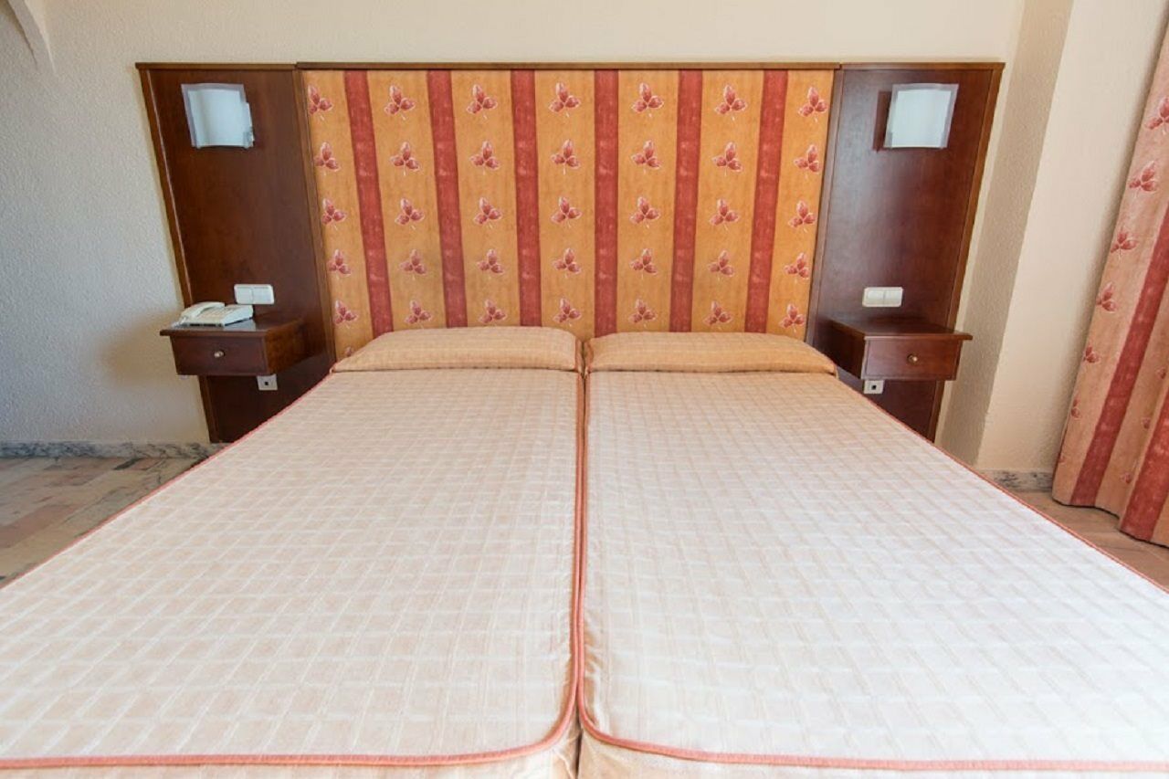 Royal Costa Hotel 3*
