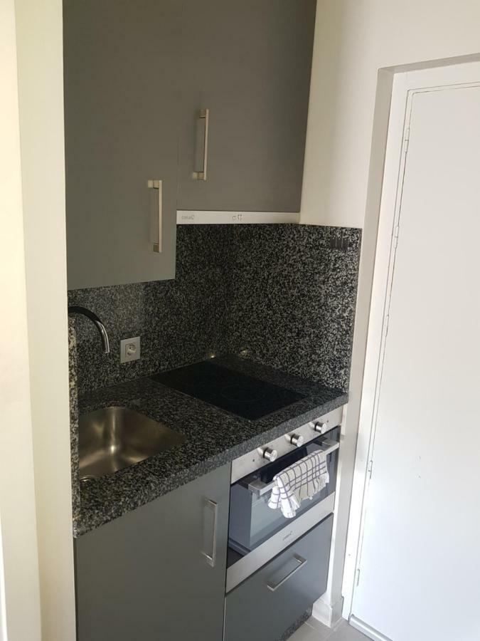 Studio Apartment *