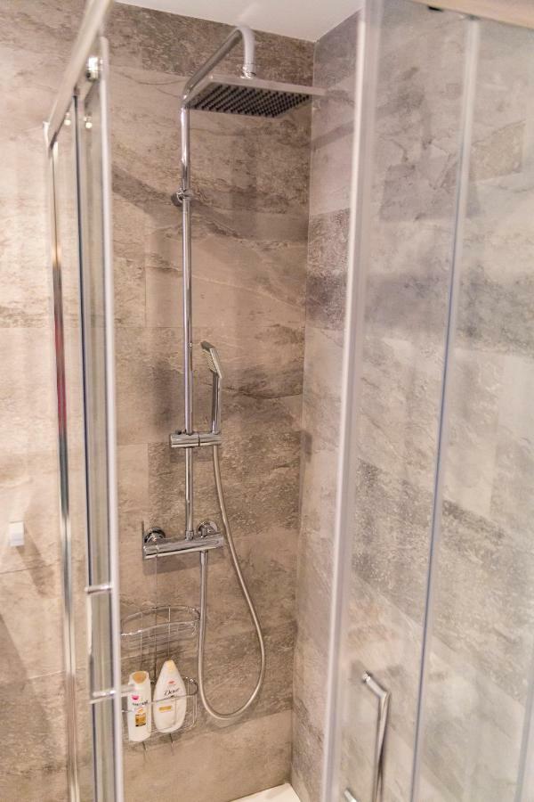 Apartamento New Near The & Train Station In Club Playa Flores
